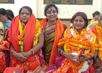 (Left To Right) Sita Sahu, Rekha Pathak, Rakhi Singh, Manju Vyas, Lakshmi Devi