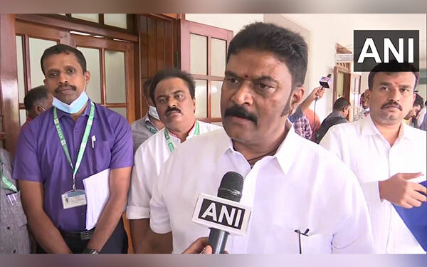 Karnataka Minister for Tourism, Environment and Ecology Anand Singh speaking with ANI (Photo Source: ANI)