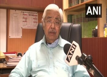VHP President Alok Kumar speaking to ANI (Photo Source: ANI)