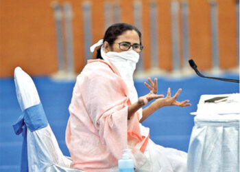 Outgoing CM Mamata Banerjee refuses to resign from the CM's post in Bengal