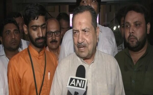RSS leader Indresh Kumar speaking to ANI (Photo Source: ANI)