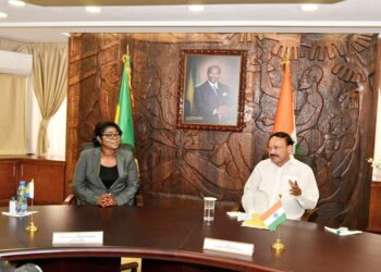 Gabon PM Rose Christiane Ossouka Raponda-Indian Vice President M Venkaiah Naidu (Photo Source: @VPSecretariat)