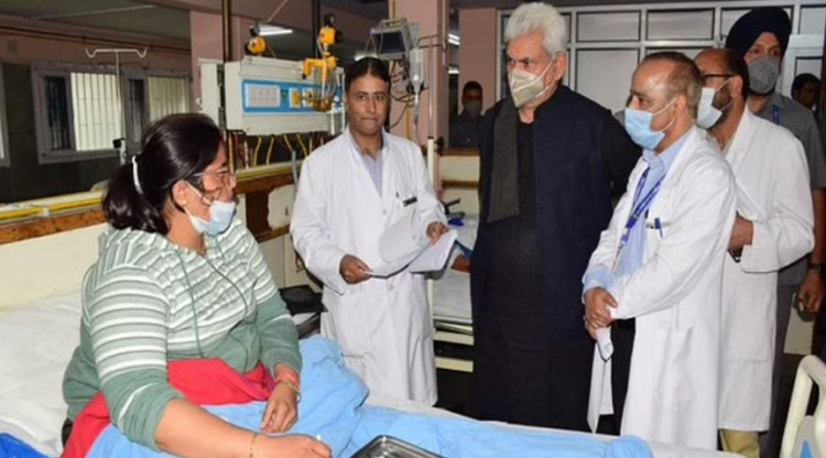 Jammu And Kashmir LG meets survivors of Amarnath cloudburst incident in ...