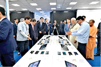India produces 12 mobile phones per second which translates into production of 22.5 crore phones in a year. The estimated value of mobile phone production in the country is said to be in the range of Rs 1,32,000 crore