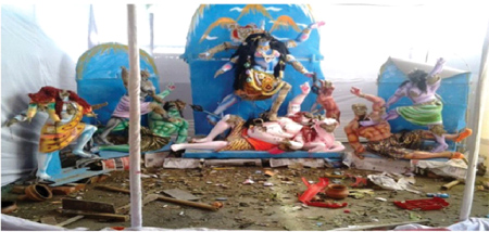 In neighbouring Bangladesh, massive anti-Hindu violence has been continuing for many days. The Muslim mob  had targeted the Durga pooja pandals all over the Islamic country and Hindus are apprehensive that they might be attacked during festival of lights