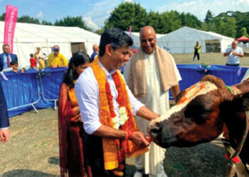 UK Prime Minister Rishi Sunak performing "Gau Pooja" in the UK