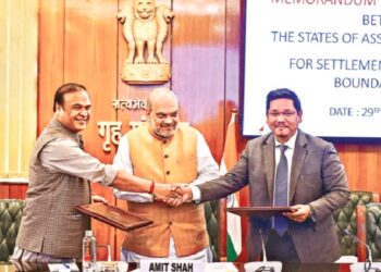 Union Home Minister Amit Shah,  Assam Chief Minister Himanta Biswa Sarma and Meghalaya Chief Minister Conrad Sangma sign pact to end border dispute