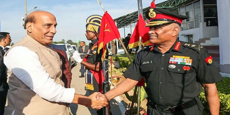 ( Defence Minister Rajnath Singh with Chief of Army Staff, General Manoj Pande during the 'Shaurya Sandhya’ event organised as part of 75th Army Day celebrations, in Bengaluru on January 15 )