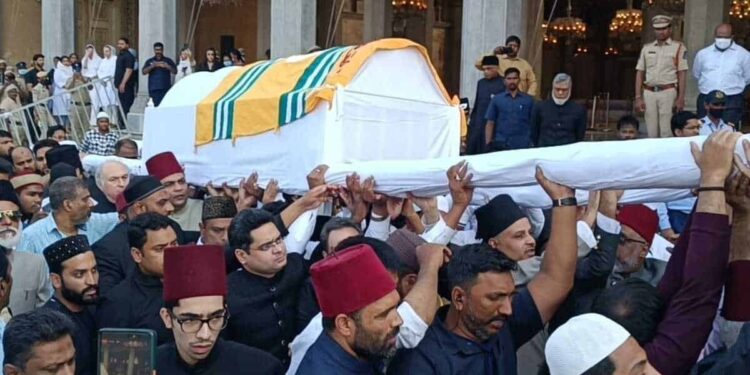 Mukarram Jah's funeral procession (Photo courtesy: Shaik Nizamuddin Laeeq)