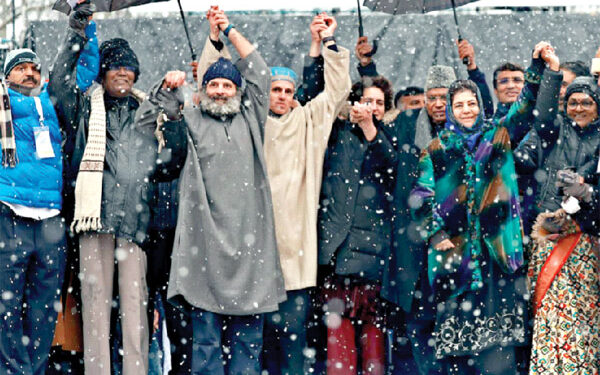 Congress leader Rahul Gandhi, his sister Priyanka Vadra, Congress President Mallikarjun Kharge, Omar Abdullah, Vice President NC, Mehbooba Mufti, President PDP and others during the concluding ceremony of 'Bharat Jodo Yatra' at Sher-i-Kashmir Stadium in Srinagar