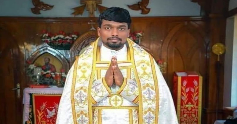 Chinna Pillalu Sex Videos Com - Tamil Nadu: Church Priest Benedict arrested for sexual abuse, intimate  videos with several women leaked on social media