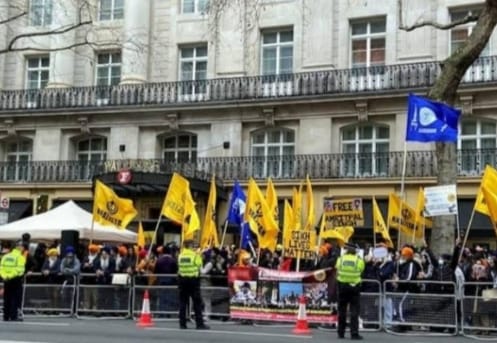 (Khalistani Separatist outside Indian High Commission in UK)