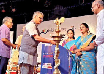 Prafulla Ketkar, Editor, 'Organiser' and others inaugurating the  3rd edition of  'Chennai Lit Fest'