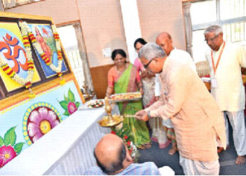 Dr Krishna Gopal, Sah Sarkaryavah of RSS, lighting  the lamp at Akhil Bharatiya Sadharan Sabha of Vidya Bharati in Bengaluru