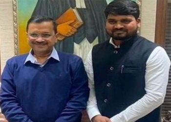 From Left: AAP leader and Delhi Chief Minister Arvind Kejriwal, Gujarat AAP MLA Chaitar Vasava