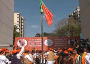 ( Party President J P Nadda hoisted the BJP flag at the headquarters in Delhi )