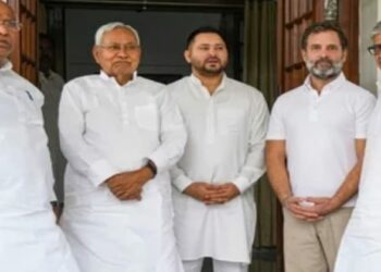 Bihar Chief Minister Nitish Kumar and Deputy Chief Minister Tejashwi Yadav with Congress President Mallikarjun Kharge, Congress leader Rahul Gandhi and JD (U) President Rajiv Ranjan Singh