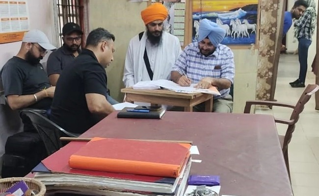 ‘waris Punjab De Chief And Khalistani Leader Amritpal Shifted To Dibrugarh Jail In Assam Amid