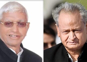 Johari Lal Meena, Ashok Gehlot