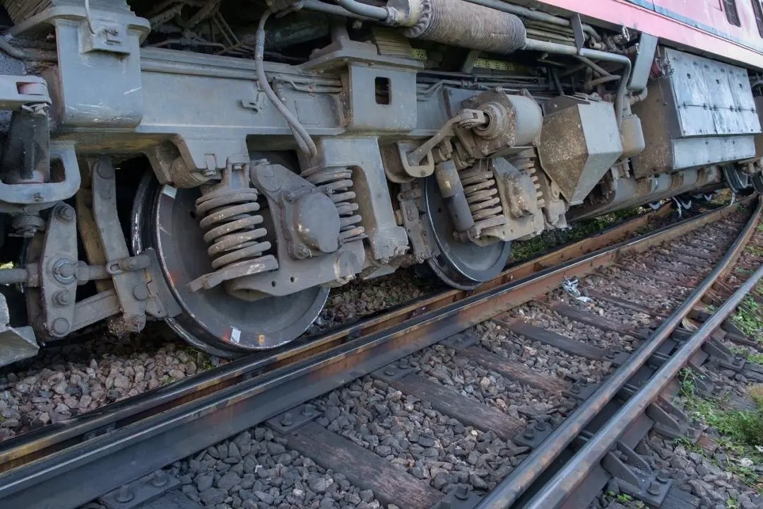 A major rail accident was averted near Vijayawada, 4 coaches of the goods train derailed