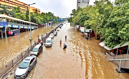 Commuters struggled as Yamuna floodwaters submerged the busy ITO intersection and Rajghat in Central Delhi
