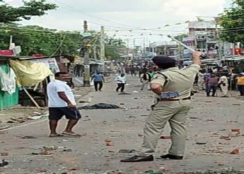 Police deployed at the site of violence