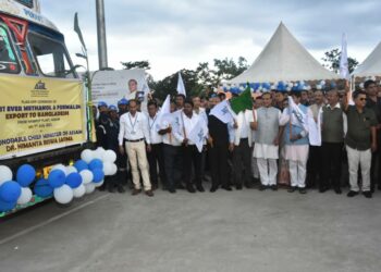 Chief Minister of Assam, Himanta Biswa Sarma flagging off first methanol consignment to Bangladesh, (Image: Twitter)