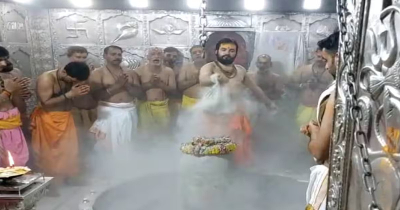 'Bhasma Aarti' for Lord Mahakal being performed at Mahakaleshwar Temple in Ujjain, Madhya Pradesh