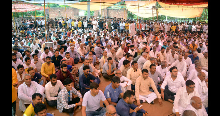 A Mahapanchayat has been organised by Hindu Samaj