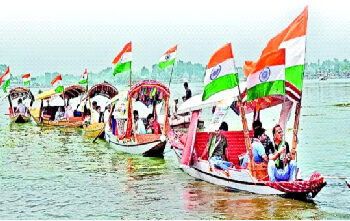 A Tiranga shikhara rally was organised at the Dal Lake as part of the Azadi Ka Amrit Mahotsav