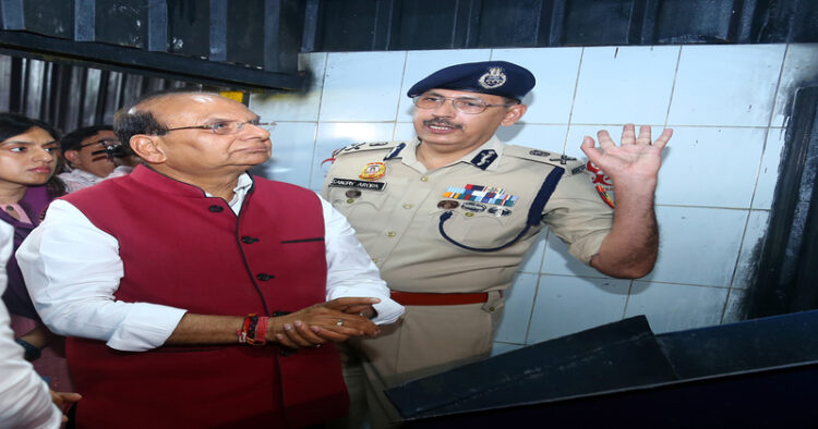 New Delhi, June 26 (ANI): Delhi Lieutenant Governor Vinai Kumar Saxena with Delhi Police Commissioner Sanjay Arora during the inauguration of a programme where about 16000 kg drugs and other psychotropic substances seized by Delhi Police on the occasion of 'International Day Against Drug Abuse', at GTK Road near Jahangirpuri Metro Station in New Delhi on Monday. (ANI Photo)