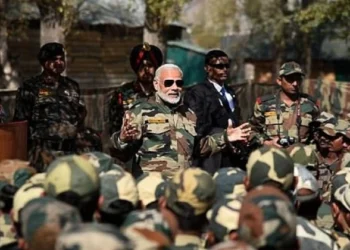 Prime Minister Narendra Modi with soldiers in Leh, Source: Twitter