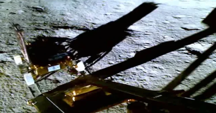 Pragyan Rover rolled out on  Moon's surface. (Source: ISRO)