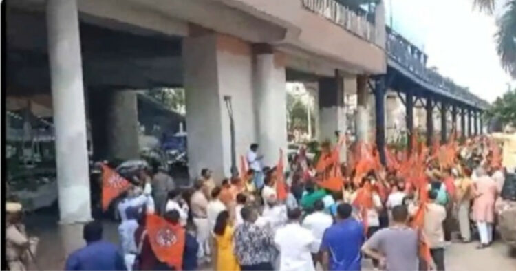 Bajrang Dal and Vishwa Hindu Parishad protest in Delhi