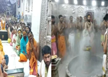 Devotees gather Mahakaleshwar Temple on last ‘Shravan Somvar’ in Ujjain, Madhya Pradesh