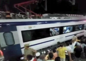 Vande Bharat Express Train attacked in Barabanki, Uttar Pradesh