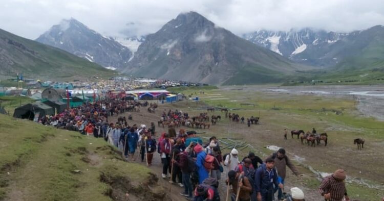 Fresh batch of devotees leaves for Amarnath Yatra