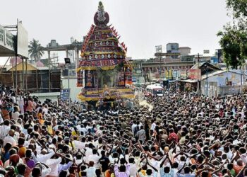 Devotees at Palani Temple