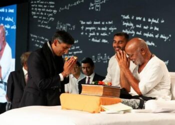 British Prime Minister Rishi Sunak met renowned Ramayan ‘kathakar’ Morari Bapu at Cambridge University