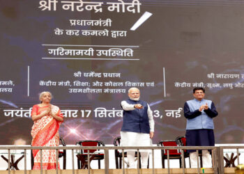 Prime Minister Narendra Modi launches the 'PM Vishwakarma' scheme, as Union Ministers Dharmendra Pradhan, Nirmala Sitharaman, Piyush Goyal and other dignitaries look on, at the India International Convention and Expo Centre, Dwarka, in New Delhi on Sunday. (ANI Photo)