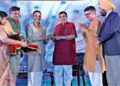 Nitin Gadkari, Minister of Road Transport & Highways, being felicitated by (from left) Hitesh Shankar, Editor of Panchjanya, Bharat Bhushan Arora, MD of Bharat Prakashan (Delhi) Ltd. and Prafulla Ketkar, Editor of Organiser at 'Aadhar Infra Confluence 2023'