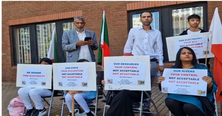 Kashmiri diaspora unites to protest for Gilgit Baltistan and PoK in Birmingham (Photo/ANI). Image Credit: ANI