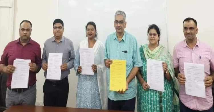 A K Bhagi led NDTF team filing nomination for DUTA elections, 2023
