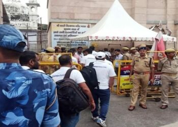 ASI team arrives to conduct the scientific survey of the Gyanvapi Mosque complex
 