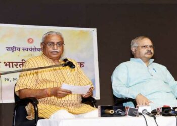 (Left)Sah Sarkaryawah of RSS Dr. Manmohan Vaidya (Right) Akhil Bharatiya Prachar Pramukh (publicity in-charge) of the RSS Sunil Ambekar