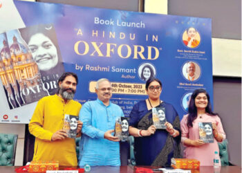 (L to R)  Ankur Pathak, co-founder, Garuda Prakashan,  Sunil Ambekar, RSS, Akhil Bharatiya Prachar Pramukh, Smriti Zubin Irani, Union Cabinet Minister for Women & Child Development & Minority Affairs and Rashmi Samant, author of “A Hindu in Oxford”