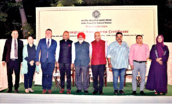 ICCR President Dr Vinay Sahasrabuddhe (6th from L),  Acting Director General, Rajeev Kumar and DDG,  Abhay Kumar with other dignitaries at India International Centre