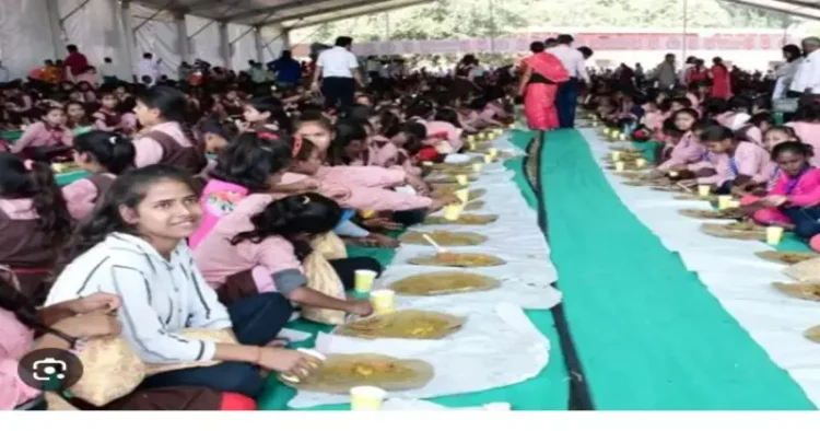 Gonda organises country's biggest Kanya Puja