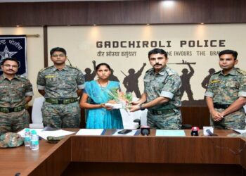 Rajni in the centre during her surrender