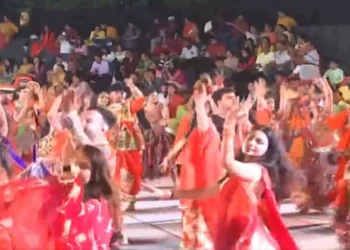 Surat grooves to 'Garba' as Navaratri celebrations begins